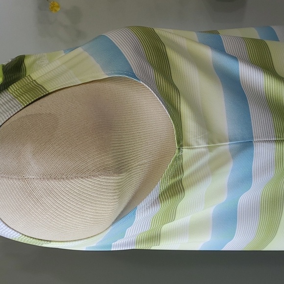 PUMA TOP. Size large. Green blue, golf, tennis or pickle‎ ball. Sleevless. Nice - Picture 5 of 6